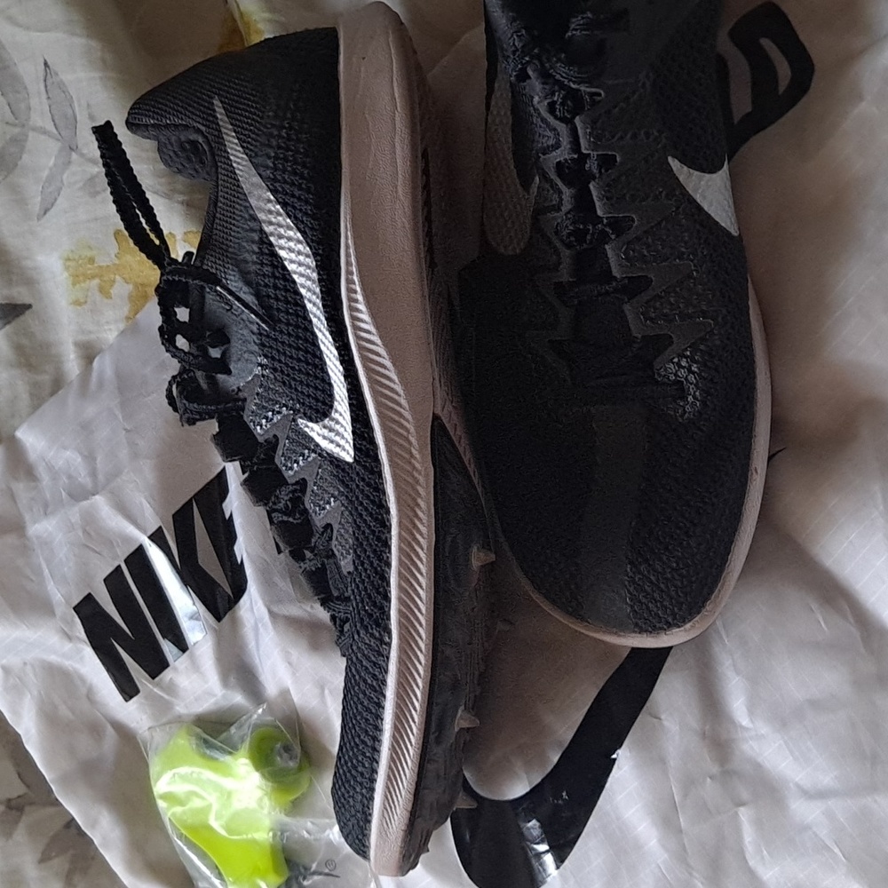 Spikes - Picture 2 of 5